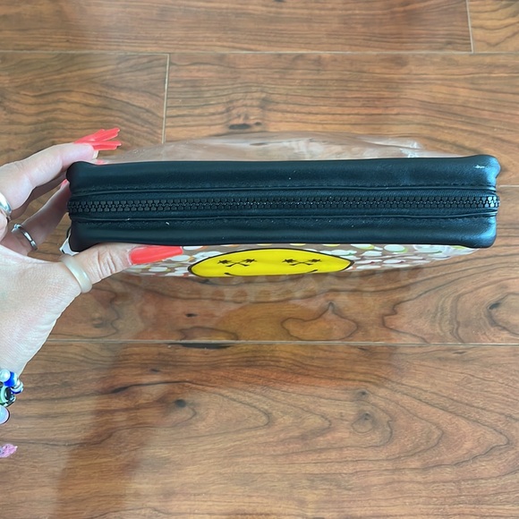 NWT Victoria's Secret Pink Clear Rainbow Smiley Face Cosmetic Bag Pouch - Picture 6 of 9